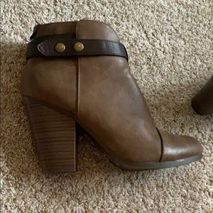 Breckelle booties